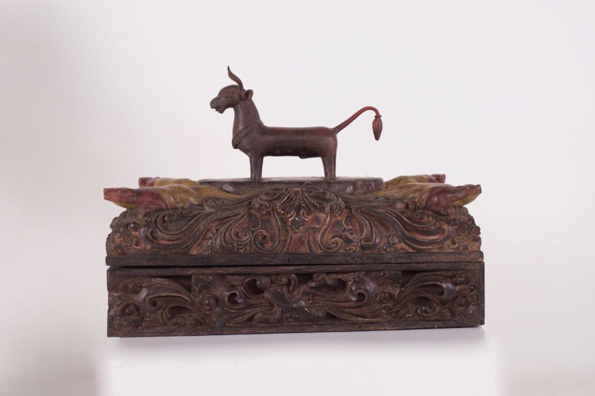 Hindu Ritual Box With Bulls And Rats (shiva & Ganesh)