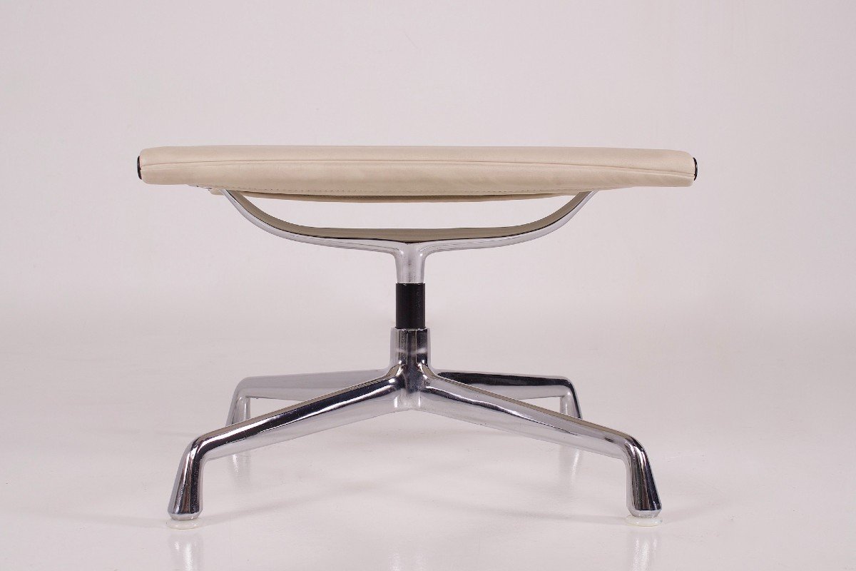 Ottoman “soft Pad” E125 By Charles & Ray Eames-photo-2