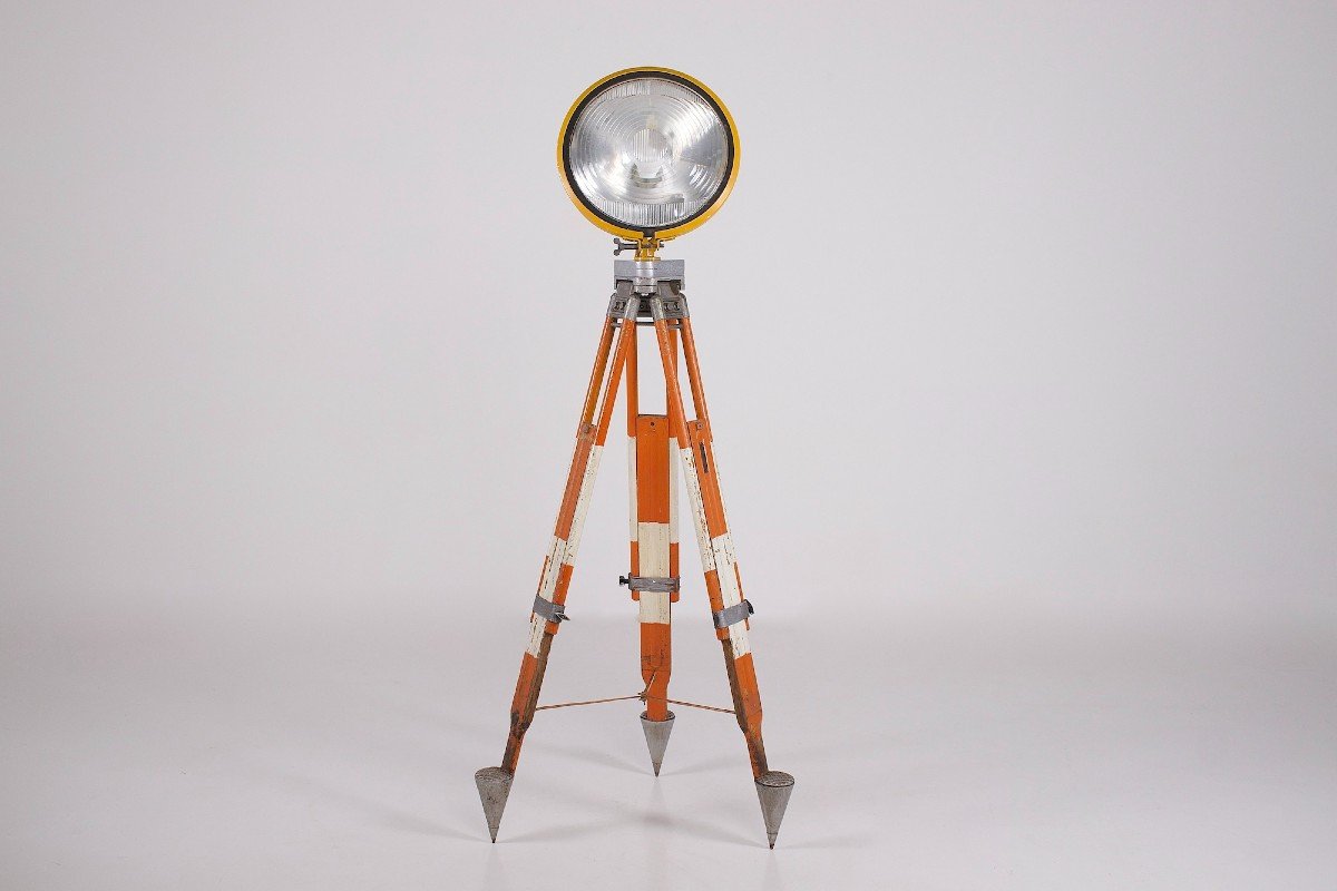 Holophane Tripod Industrial Spotlight-photo-3