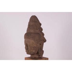 Important Pre-angkor Khmer Deity Head In Sandstone (80 Cm)