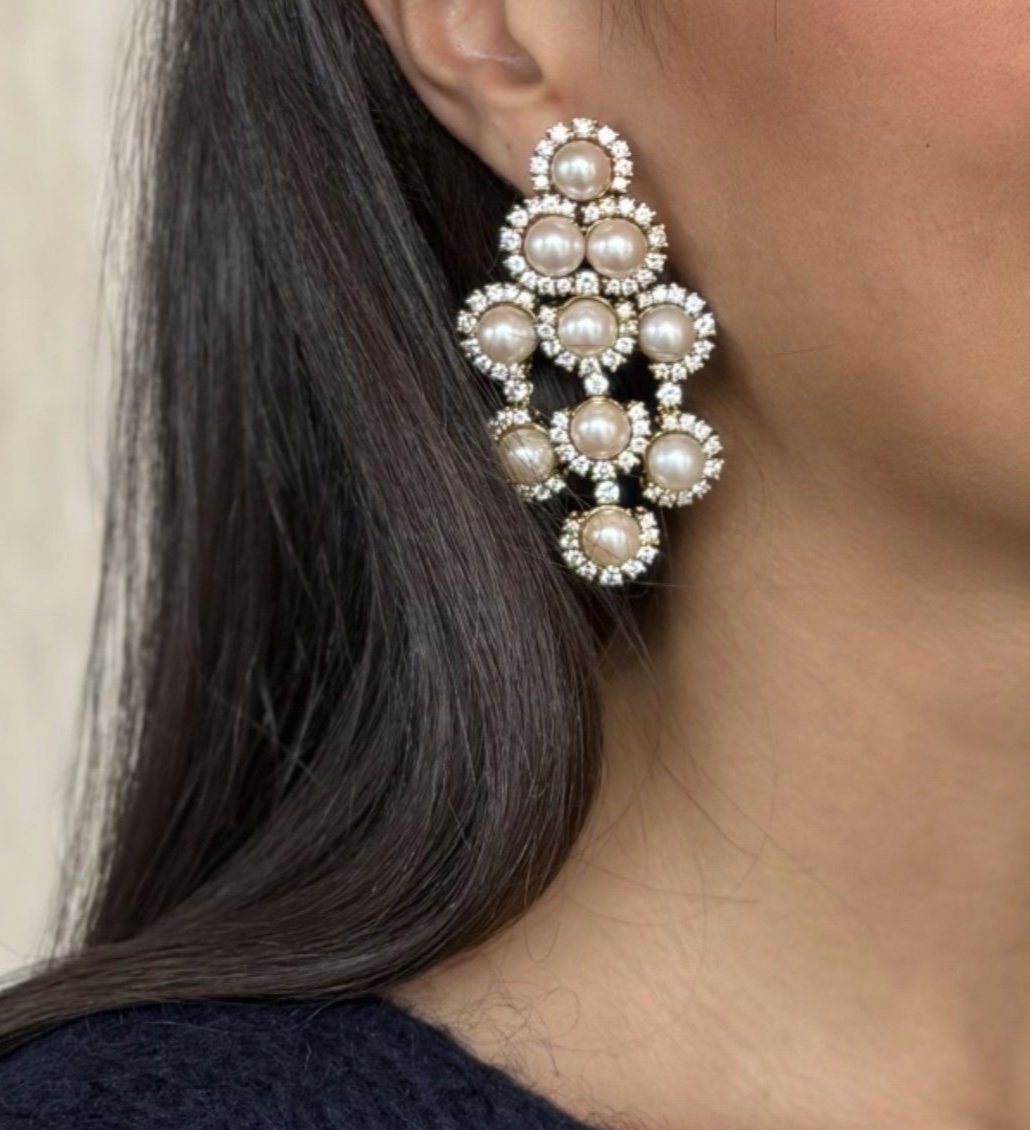 Pederzani • Boucles d'oreilles or jaune, perles de culture et diamants-photo-2