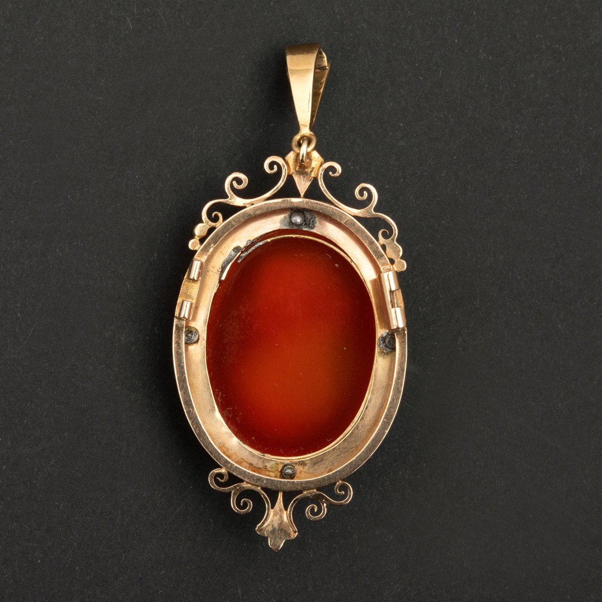 3560 – Yellow Gold Agate Cameo Pendant-photo-1