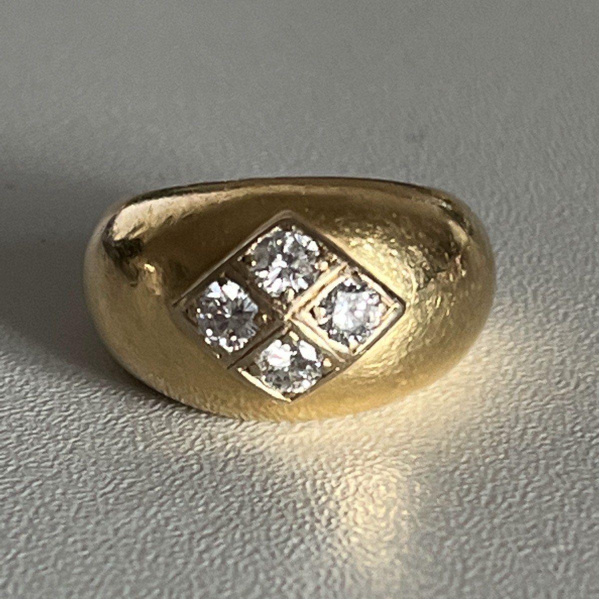 4119– Bague Jonc Or Jaune Diamants