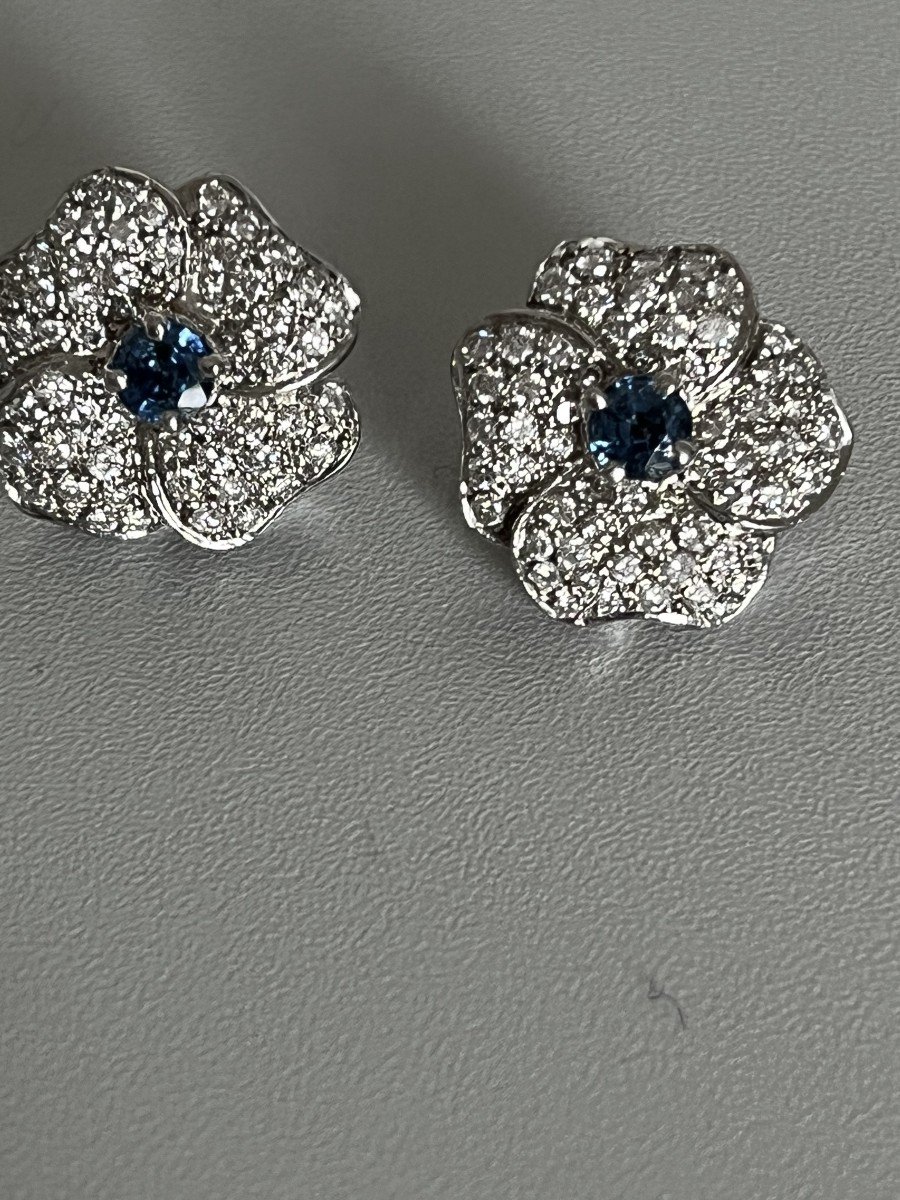 4184– White Gold Sapphire Diamond Earrings-photo-4