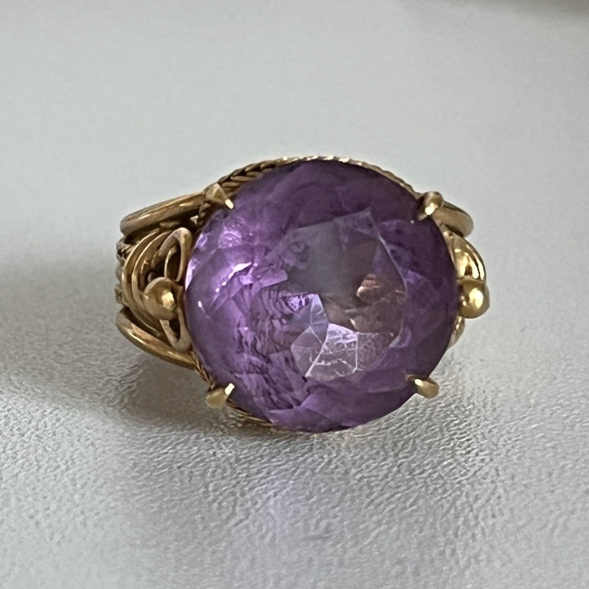 4954- Bague Or Jaune Améthyste Années 1950