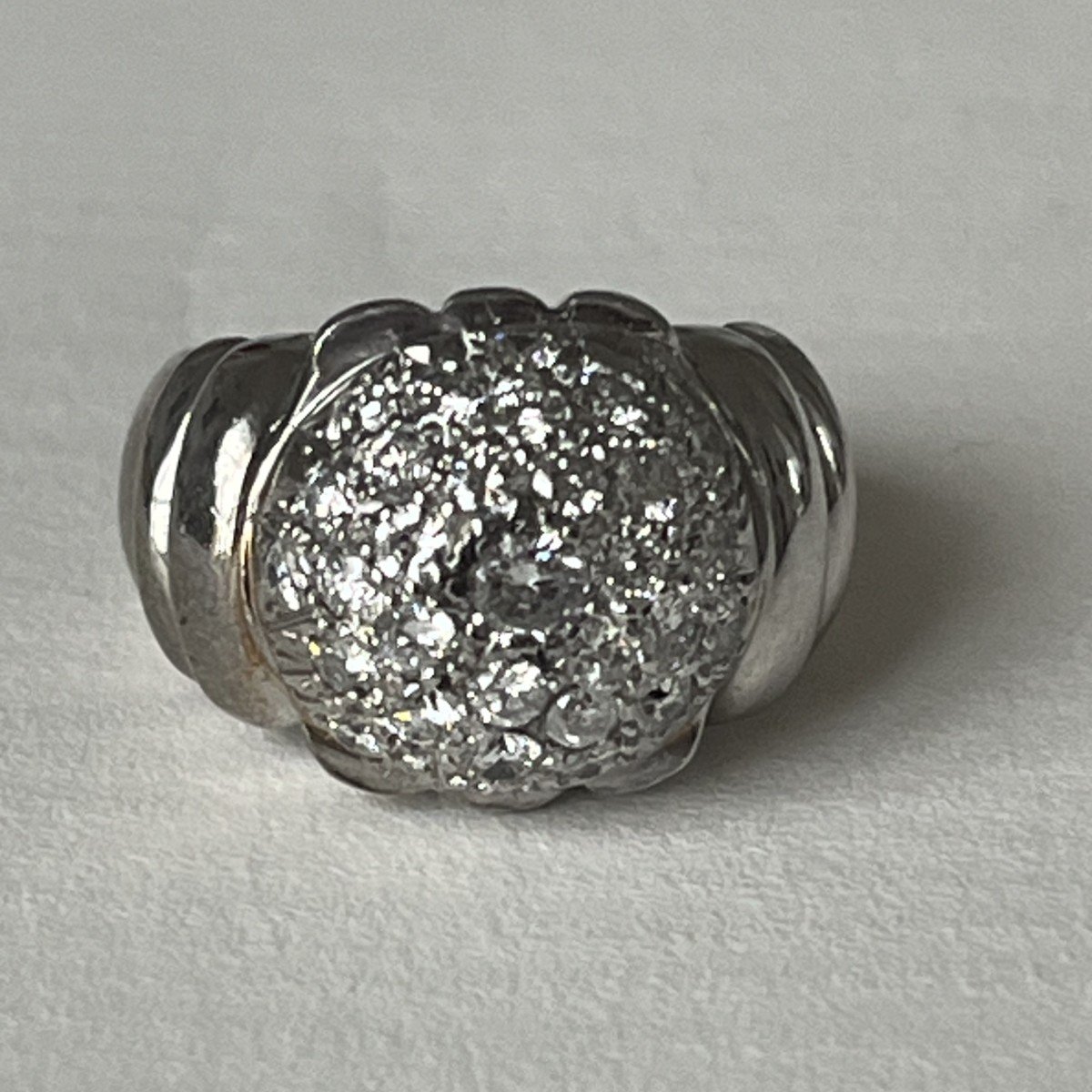 5156- Bague Or Gris Godronné Diamants 1,50 Ct