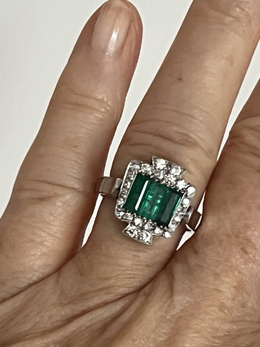 5029b- White Gold Emerald Diamond Ring-photo-1