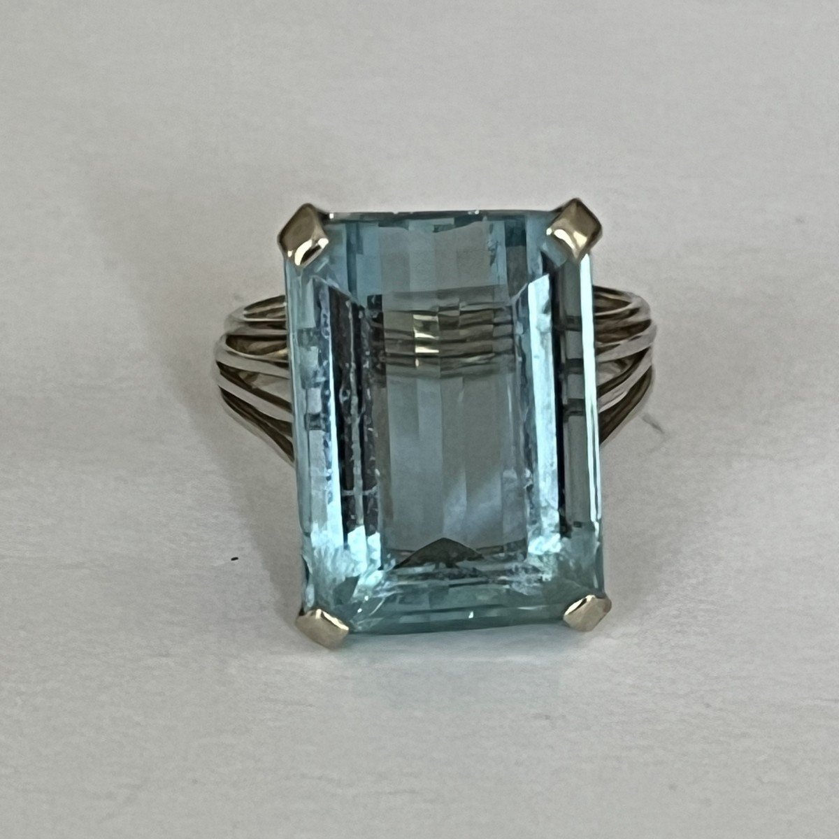 4442- Bague Or Gris Aigue-Marine 14,00 ct