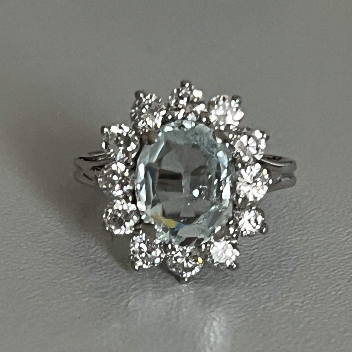 5028- Bague Fleur Or Gris Aigue-marine Diamants