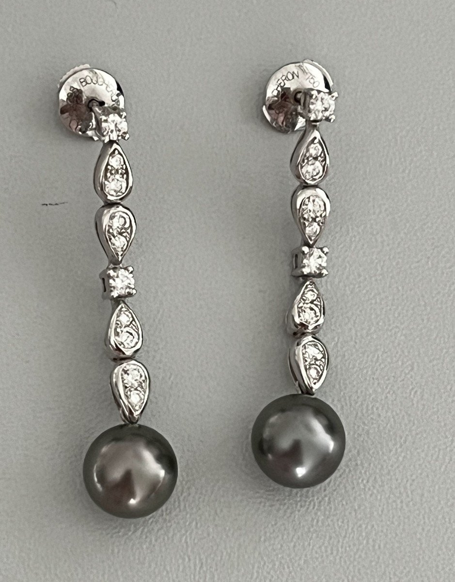 P1125- Boucles d'Oreilles Boucheron Or Gris Perles De Tahiti Diamants