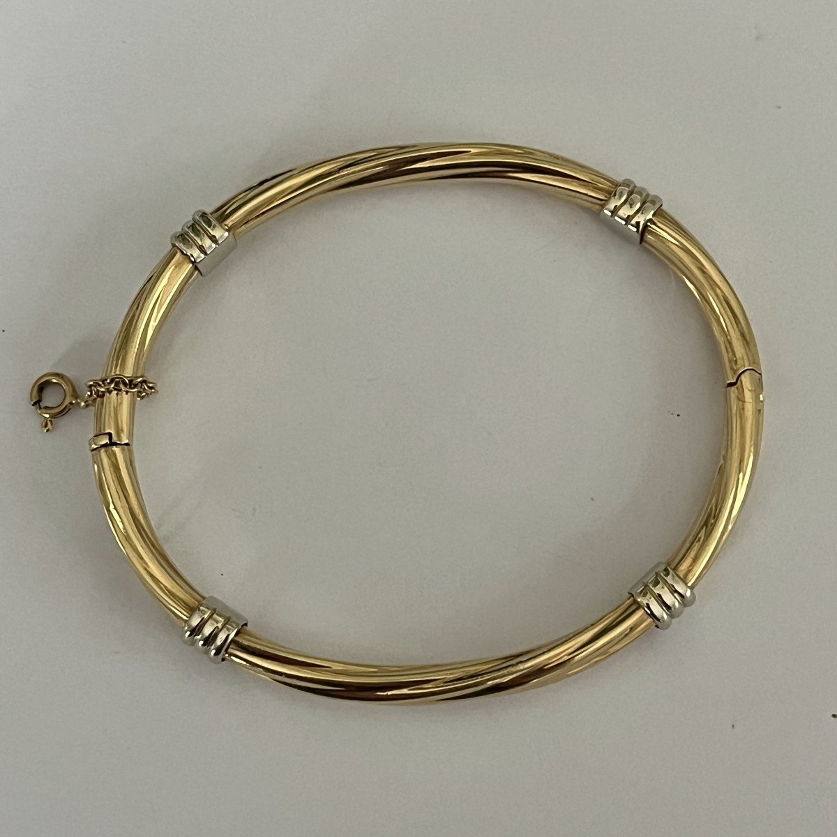 5576- Yellow Gold And White Gold Rigid Bangle Bracelet