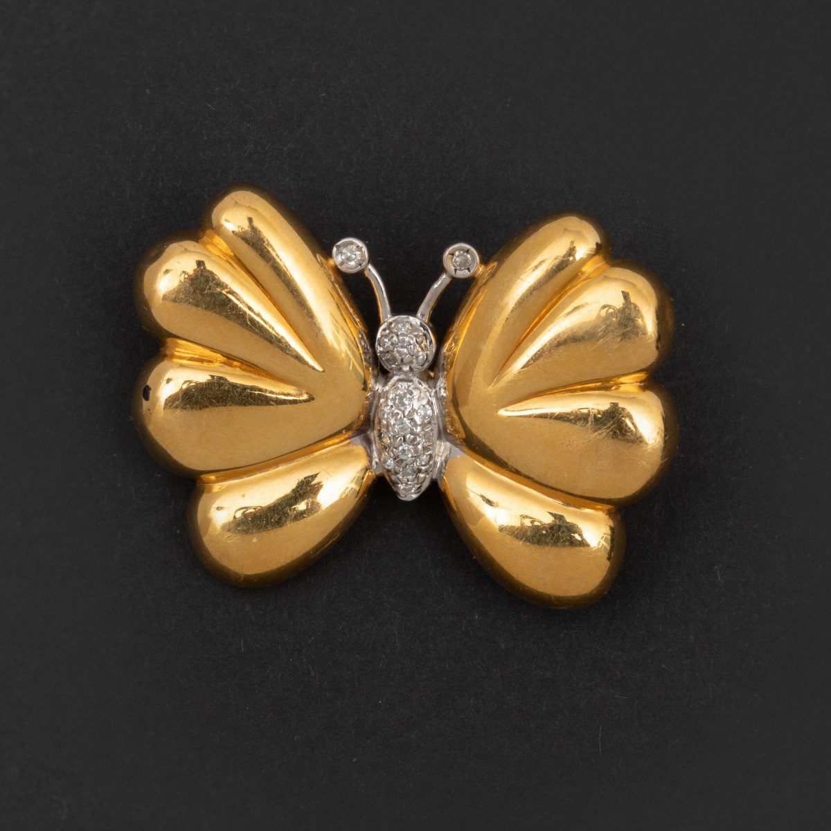 5656- Yellow Gold And Gray Diamonds Butterfly Brooch