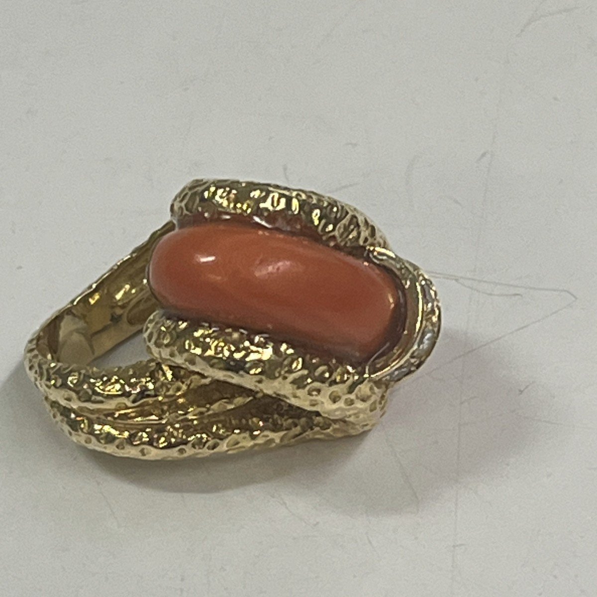 5792- Yellow Gold Hammered Coral Diamonds Ring