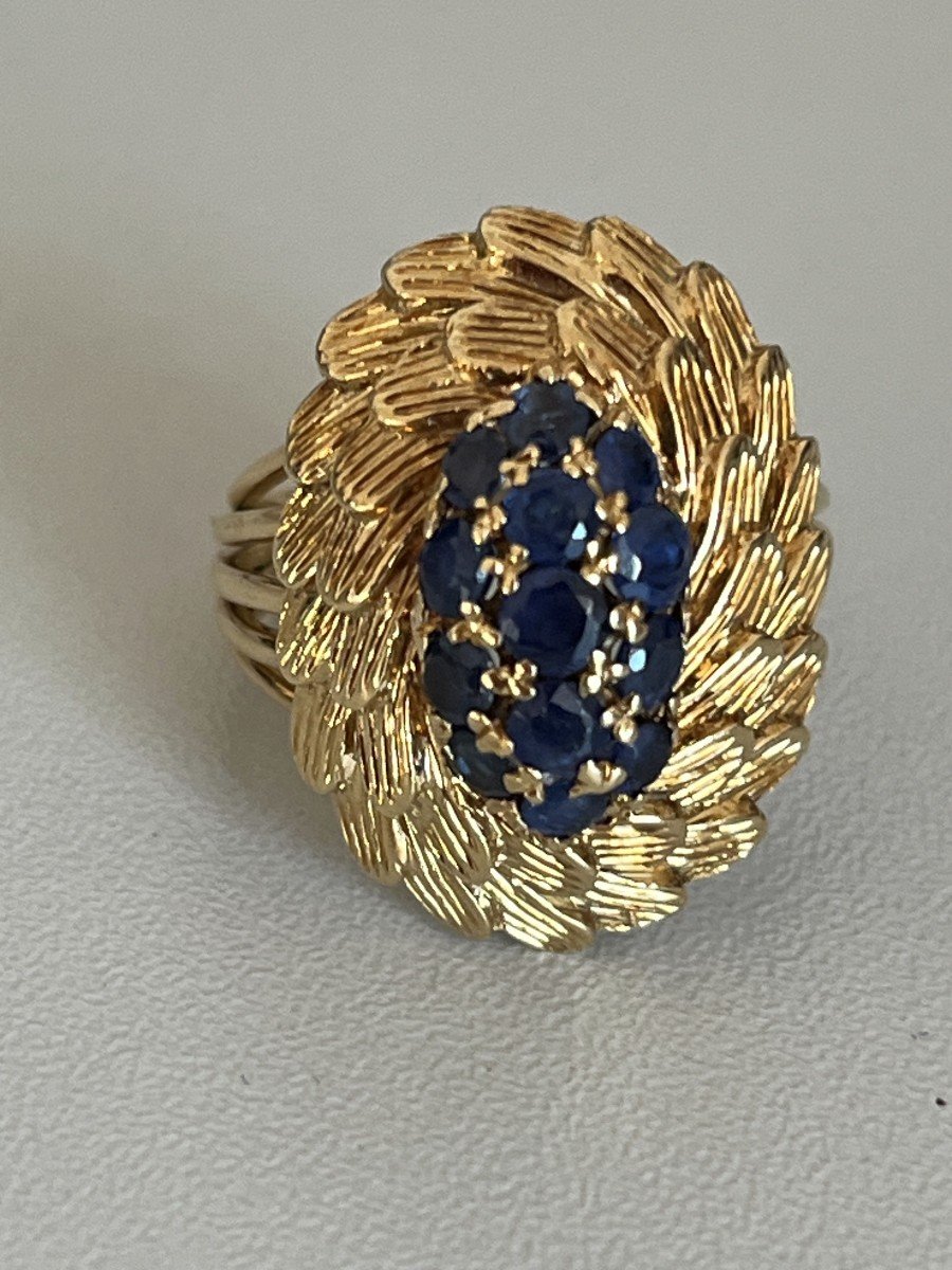 5738- Yellow Gold Textured Sapphire Flower Ring-photo-2