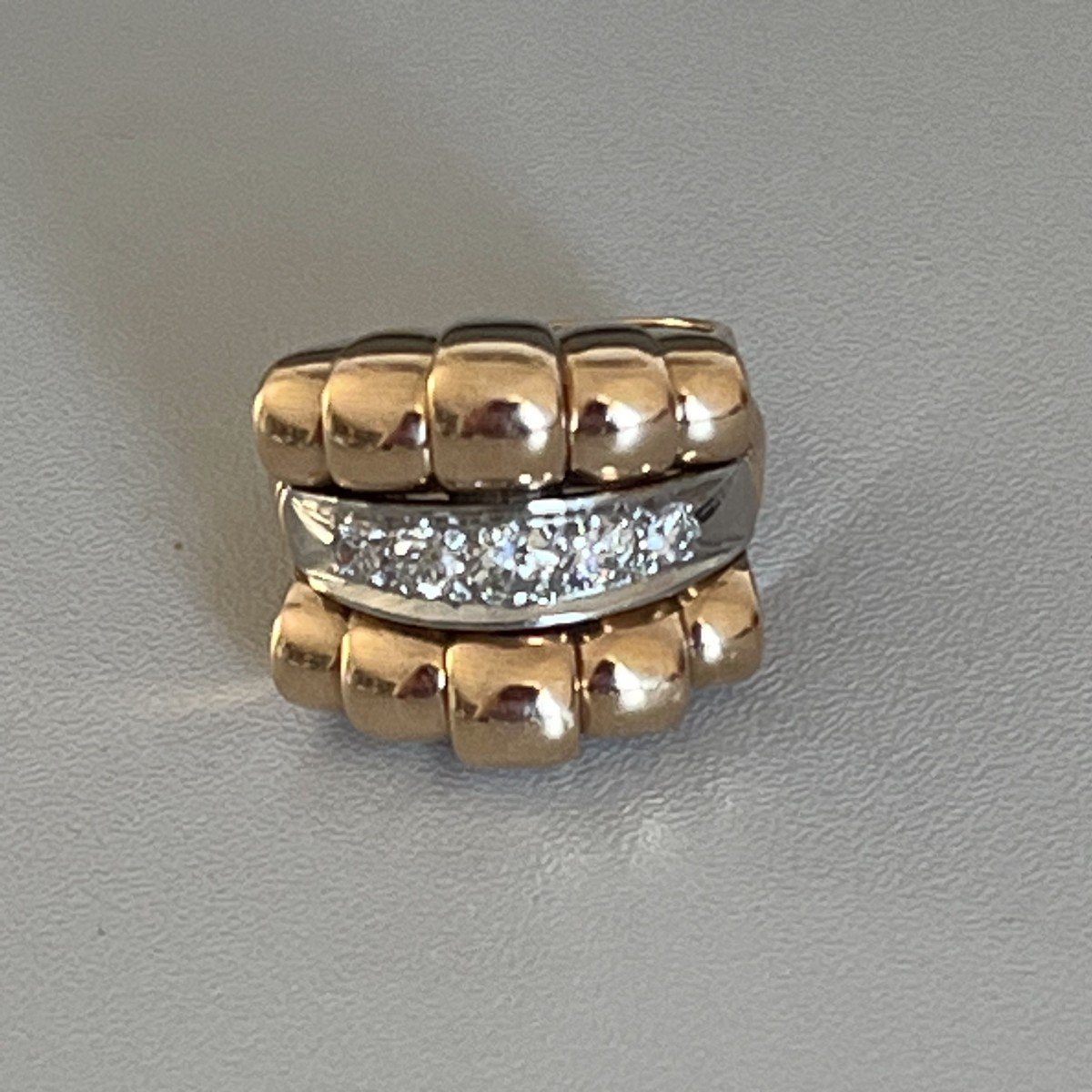 4081- Yellow Gold Godronné Diamond Ring