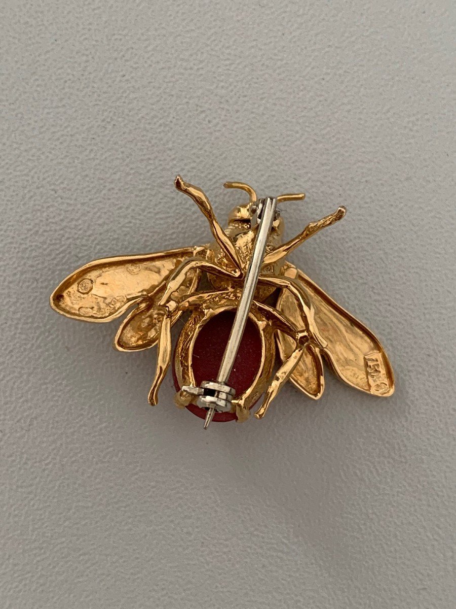 2149- Yellow Gold Agate Bee Brooch-photo-2