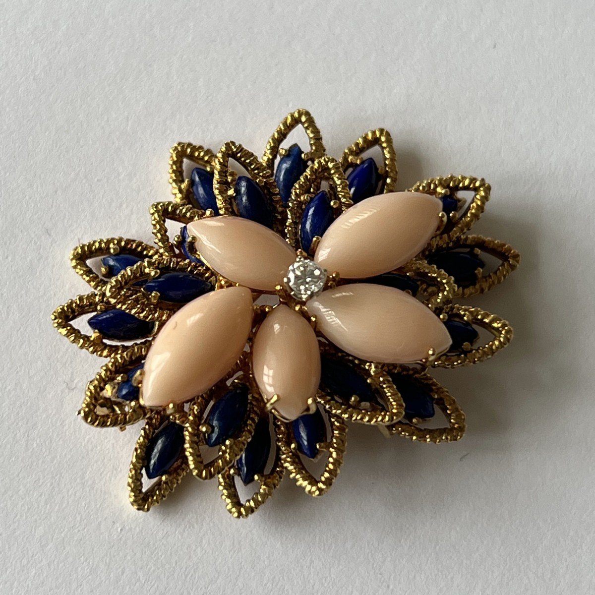 2889- Yellow Gold Brooch Coral Lapis Lazuli Diamonds