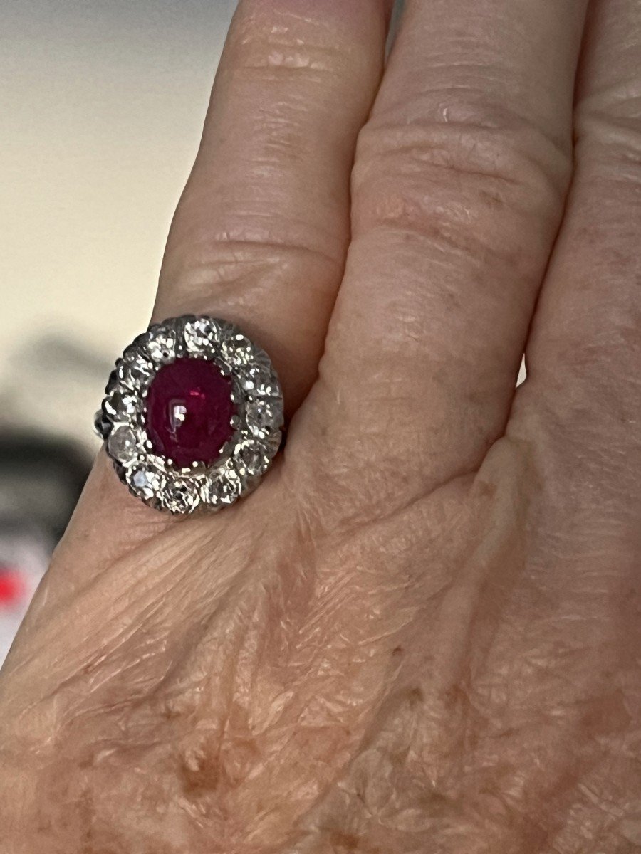 3938- Pompadour Ring White Gold Ruby Cabochon Verneuil Diamonds-photo-2