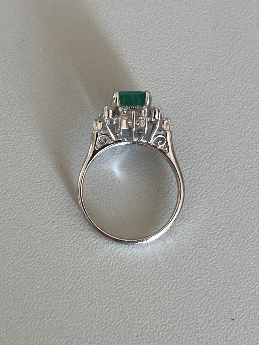 5972- Platinum Emerald Diamond Ring-photo-3