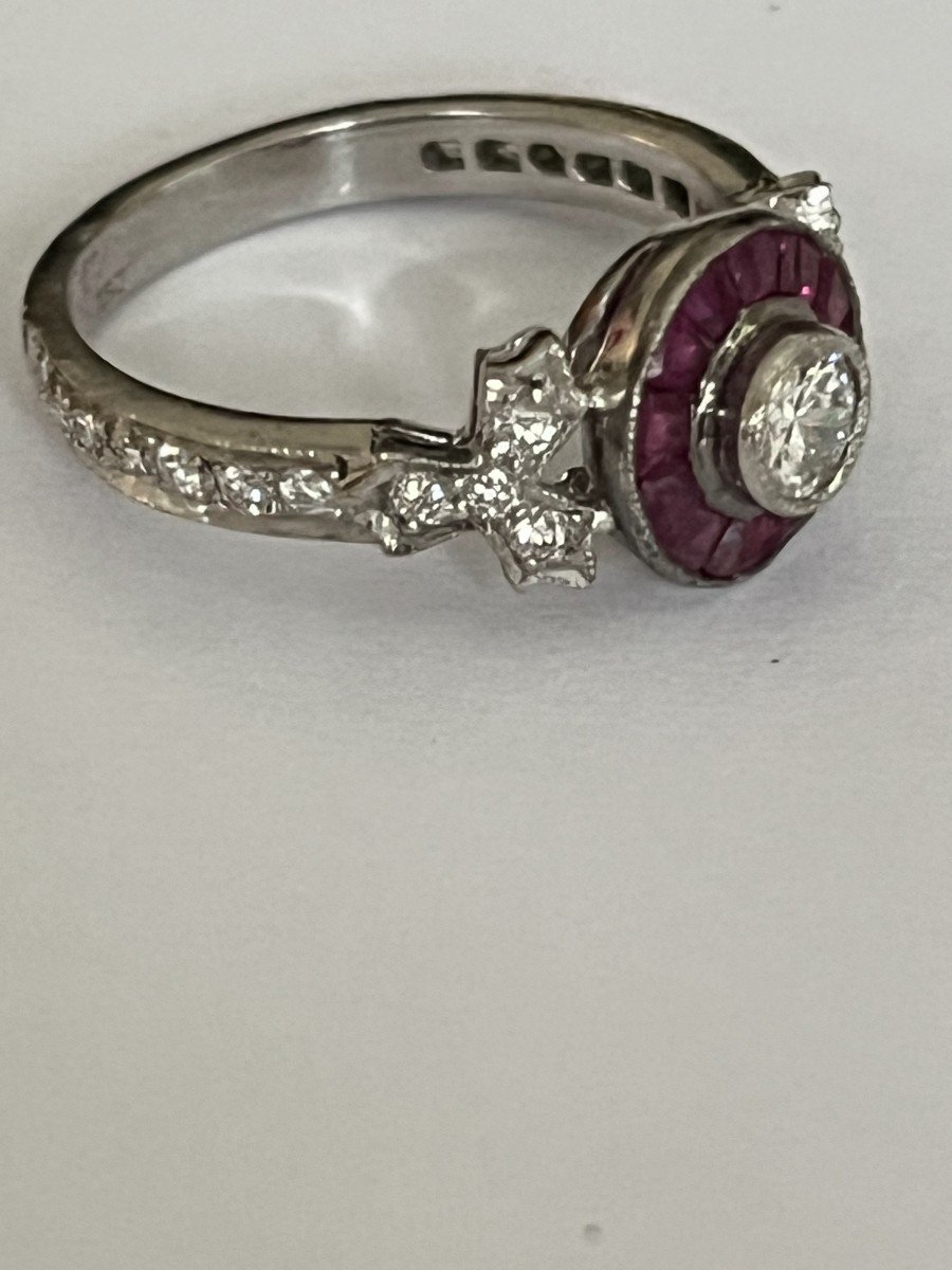 899- White Gold Ring Calibrated Ruby Diamonds-photo-4