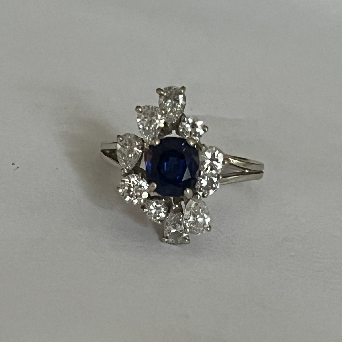 924- White Gold Sapphire Diamond Ring