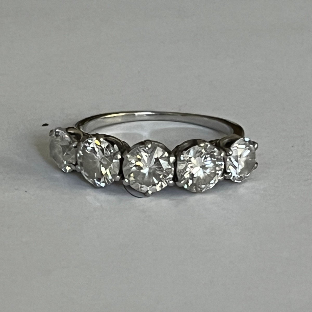 5763- Bague Jarretière Or Gris Platine Diamants 2,50 Ct