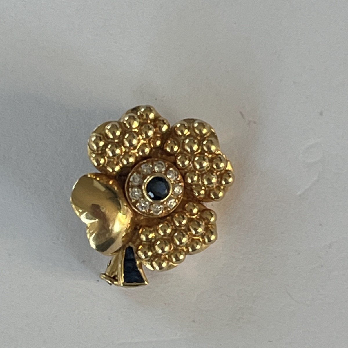 6039- Broche Fleur Fred Or Jaune Saphirs Diamants