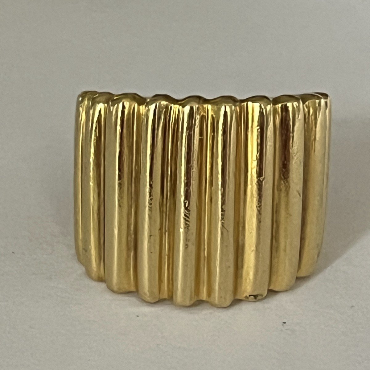 6072- Yellow Gold Godronné Band Ring