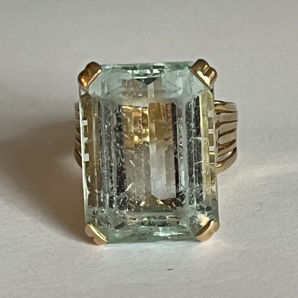 6010- Yellow Gold Aquamarine Ring