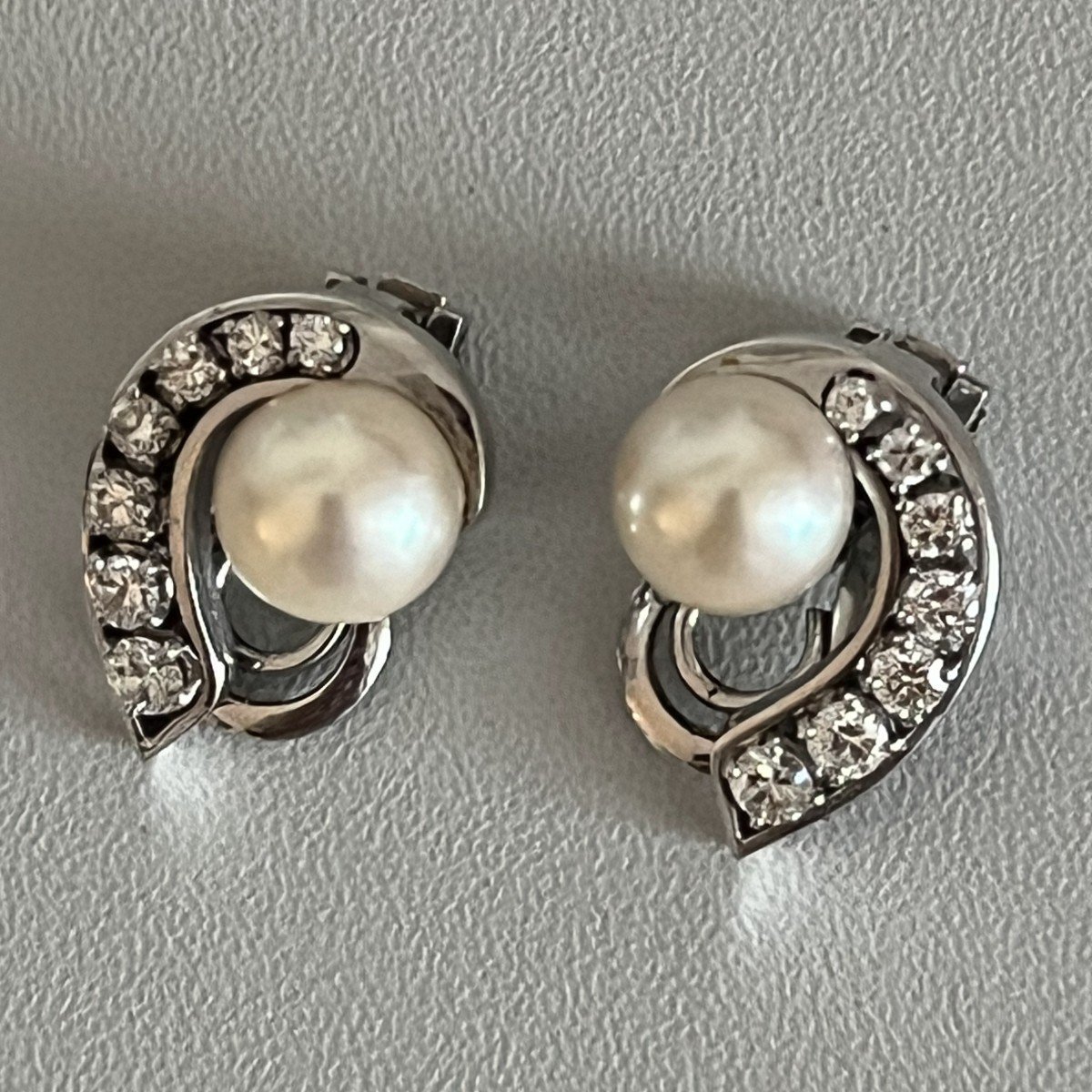 6149- White Gold Platinum Pearl Diamond Earrings