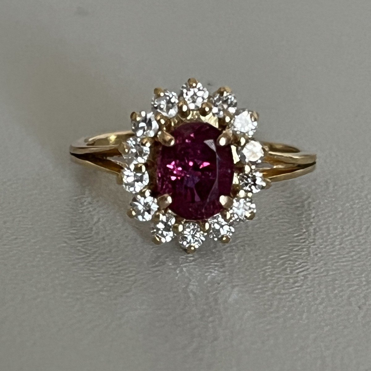 6161- Bague Marguerite Or Jaune Rubis Diamants