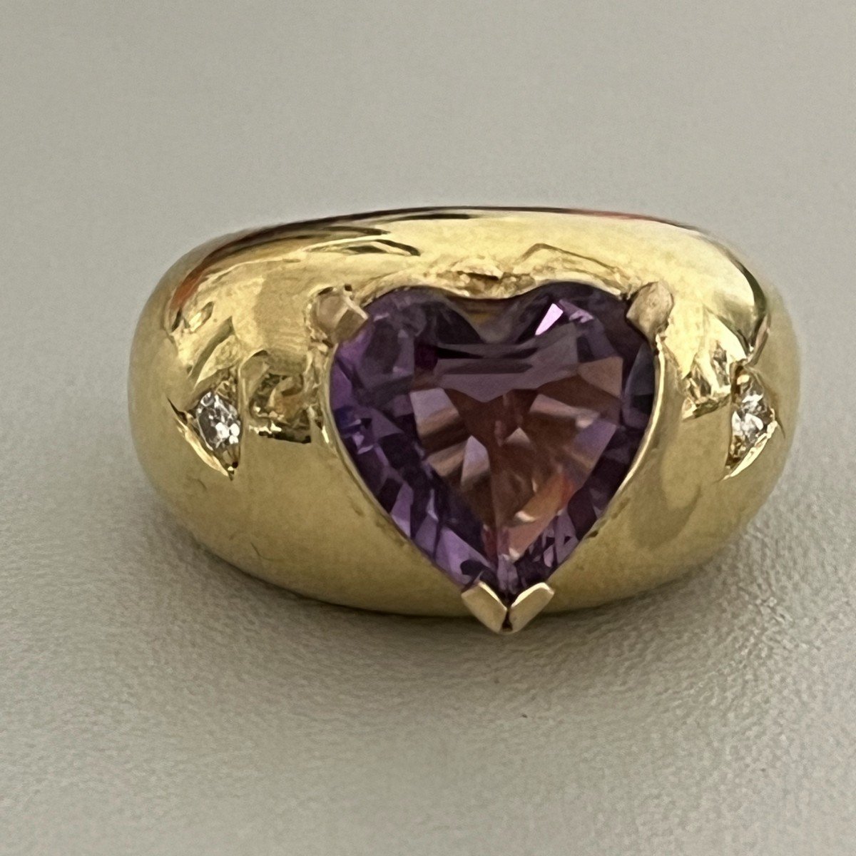 6055- Yellow Gold Amethyst Heart Diamond Band Ring