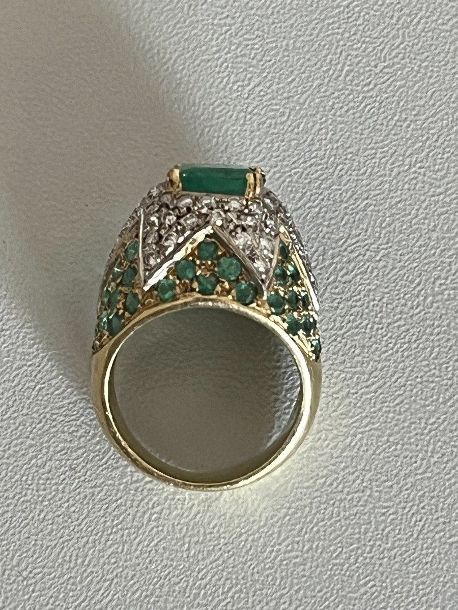 6131- Yellow Gold Dome Ring With Emeralds And Diamonds-photo-2