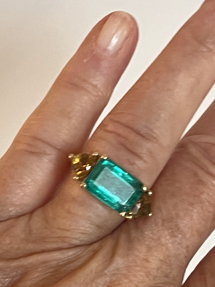 5180- Yellow Gold Ring With 3.70 Ct Emerald And Citrines-photo-2