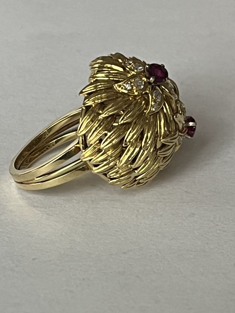 6305- Important Yellow Gold Flower Ball Ring Diamonds Rubies-photo-4