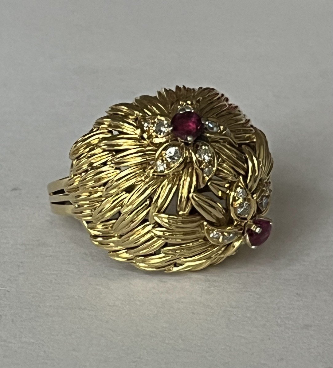 6305- Important Yellow Gold Flower Ball Ring Diamonds Rubies-photo-1