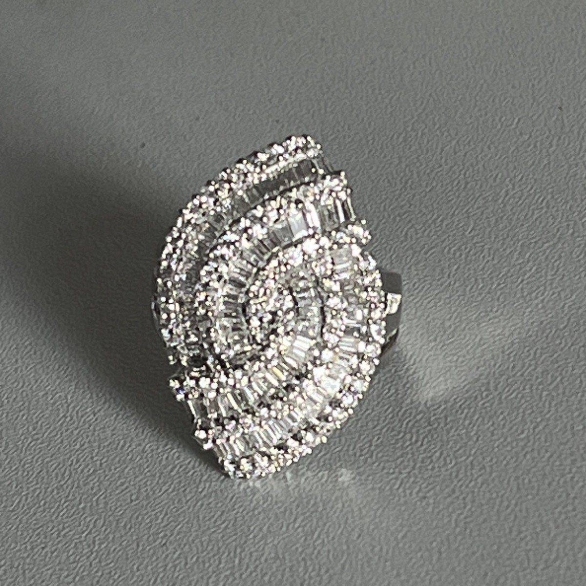 6317- Importante Bague Marquise Or Gris Diamants 4,20 Ct