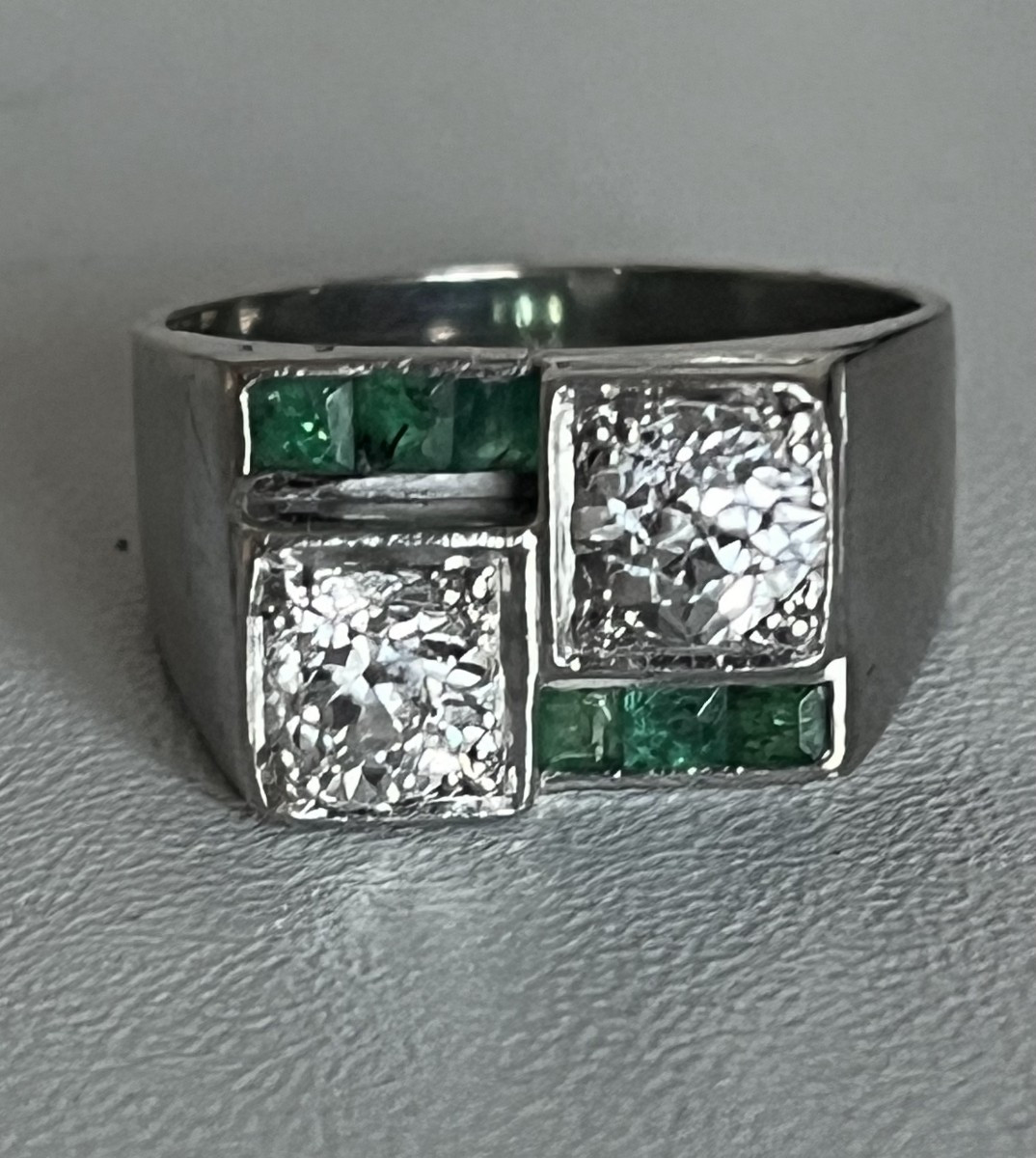 6374- Tank Ring Platinum White Gold Diamonds Emeralds-photo-2