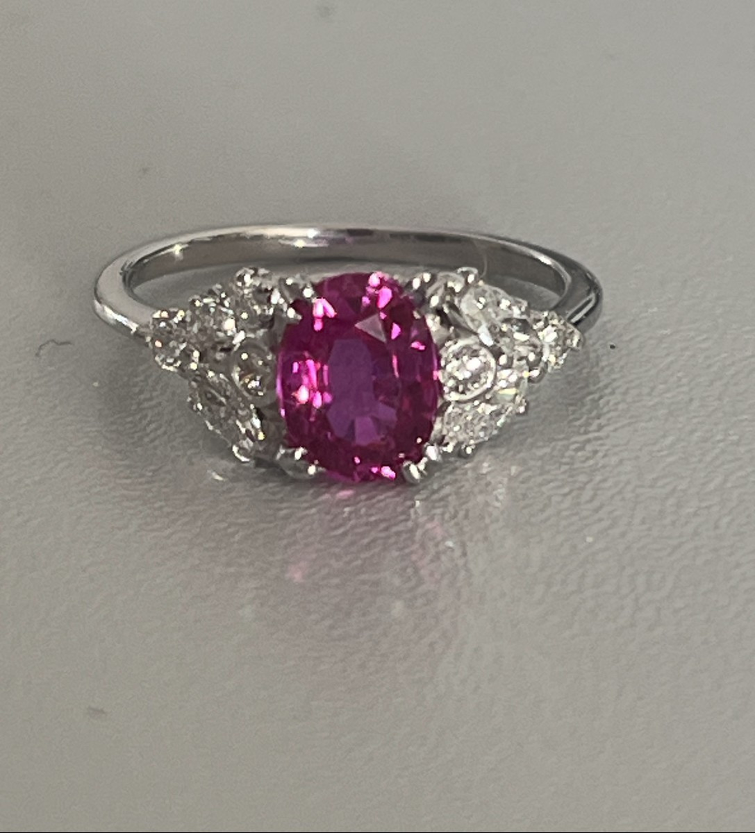 6393- White Gold Ring Pink Sapphire Diamonds