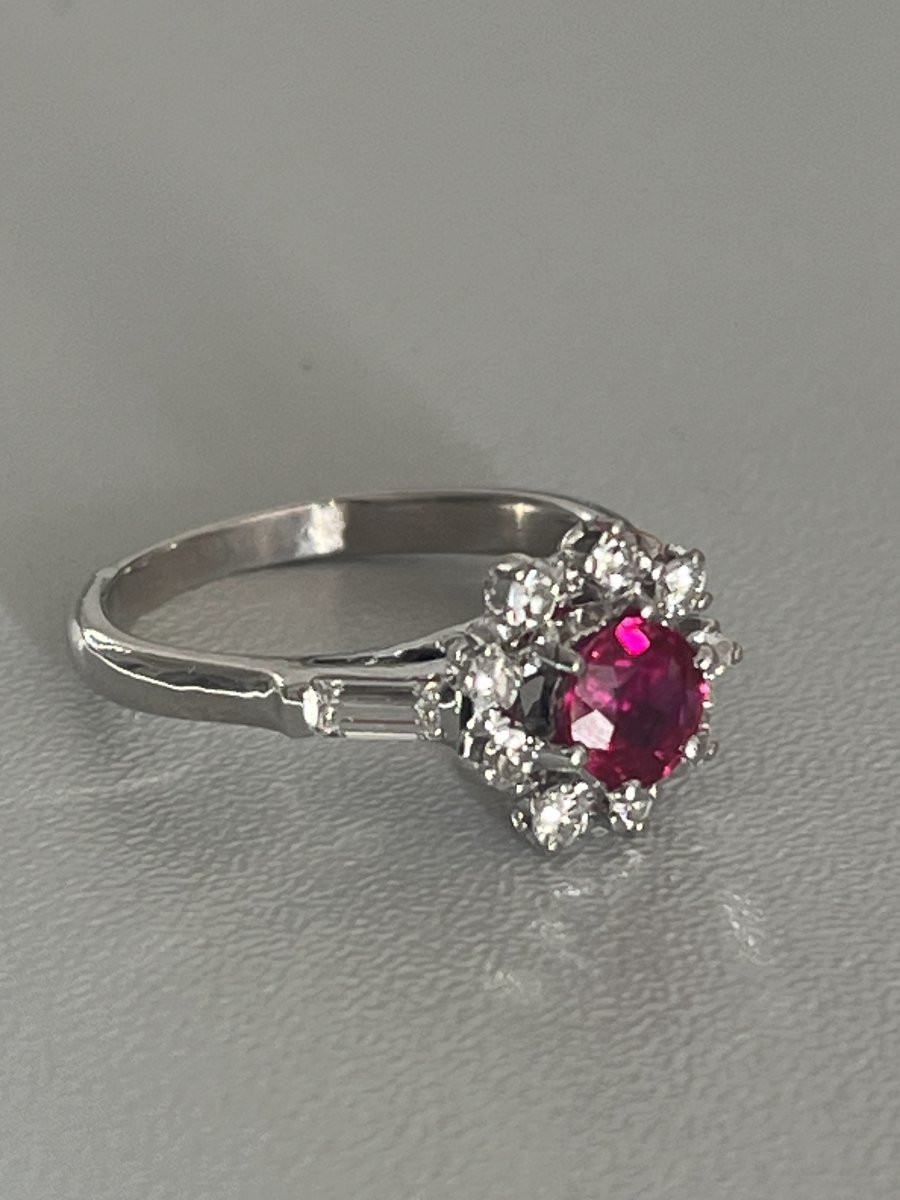 6394- White Gold Flower Ring With Ruby And Diamonds-photo-4