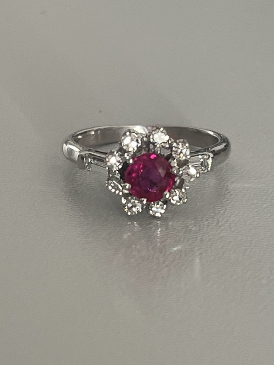 6394- White Gold Flower Ring With Ruby And Diamonds-photo-1