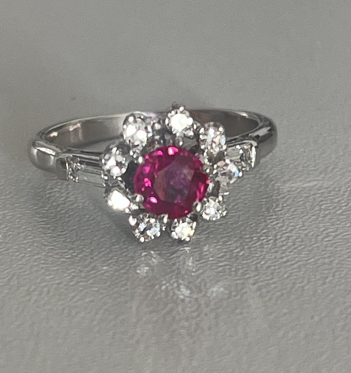 6394- White Gold Flower Ring With Ruby And Diamonds