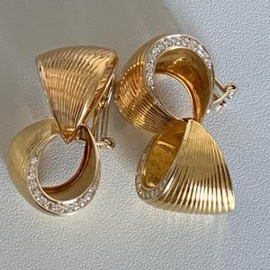 1742– Boucles d'Oreilles Or Jaune Diamants