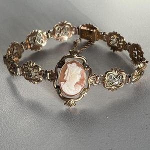 3748- Old Yellow Gold And Gray Cameo Bracelet