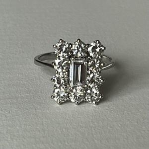5113- White Gold Diamond Ring (0.84 Ct In The Center)