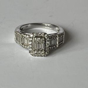5263- White Gold Diamond Ring