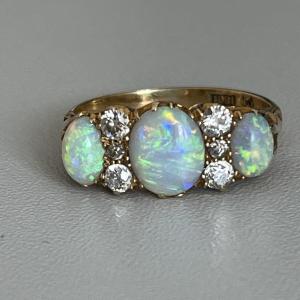 5667- Old Yellow Gold Opal Diamond Ring