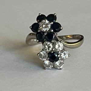 5626- Bague Fleurettes Or Gris Saphirs Diamants