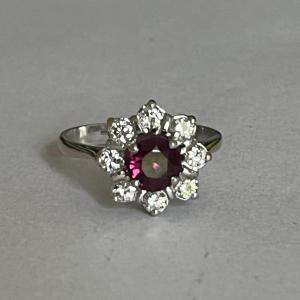 5675- Bague Marguerite Or Gris Rubis Diamants