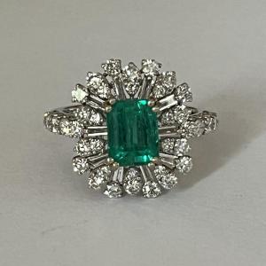 5882- Certified Colombian Emerald White Gold Diamond Ring